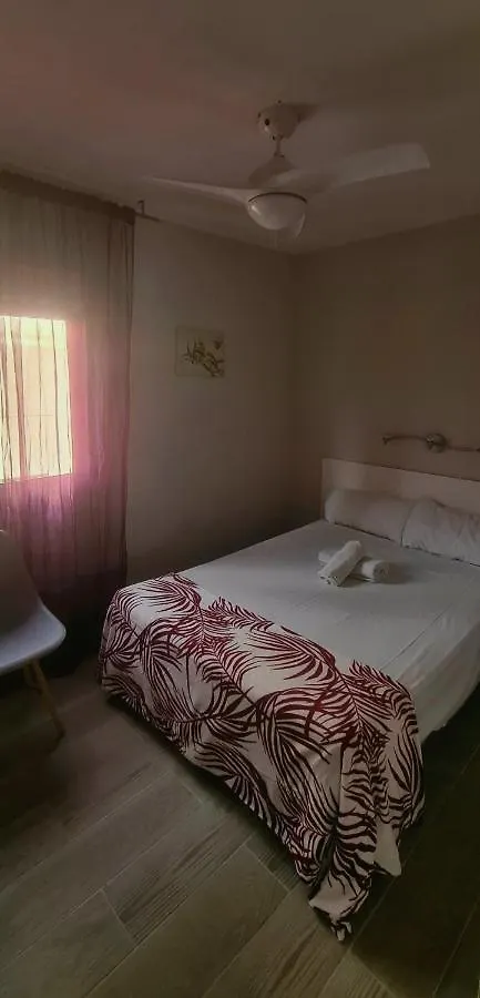 בית הארחה סאלו Hostal La Cabana