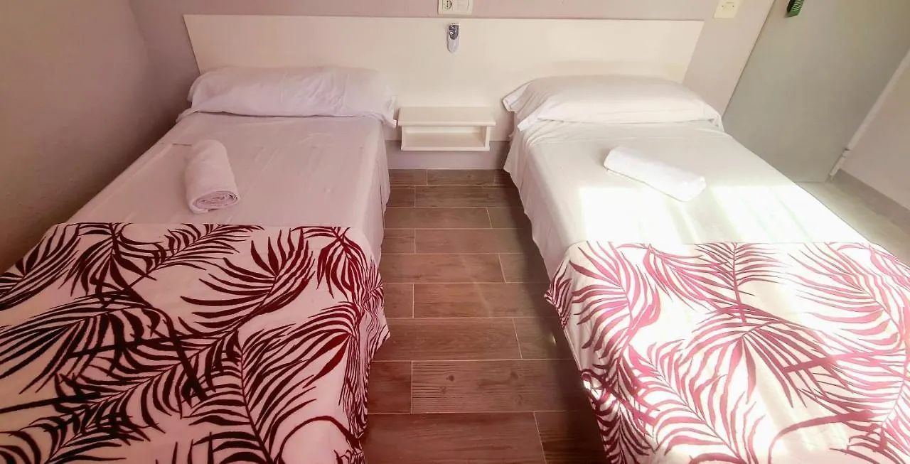 Hostal La Cabana Salou Guest house