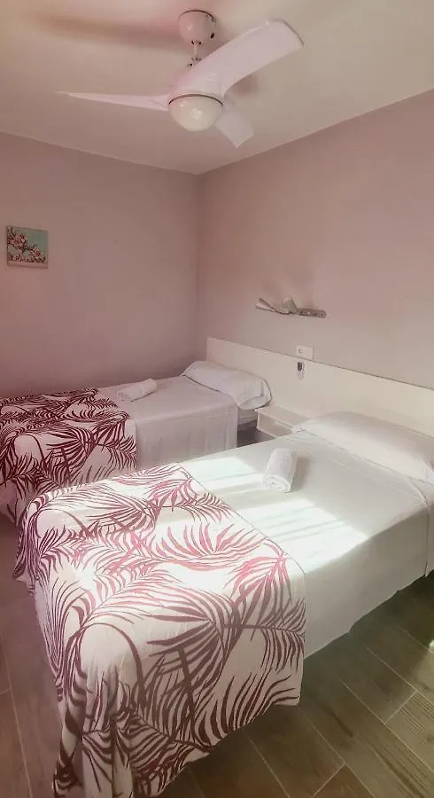 Hostal La Cabana Salou 2*,