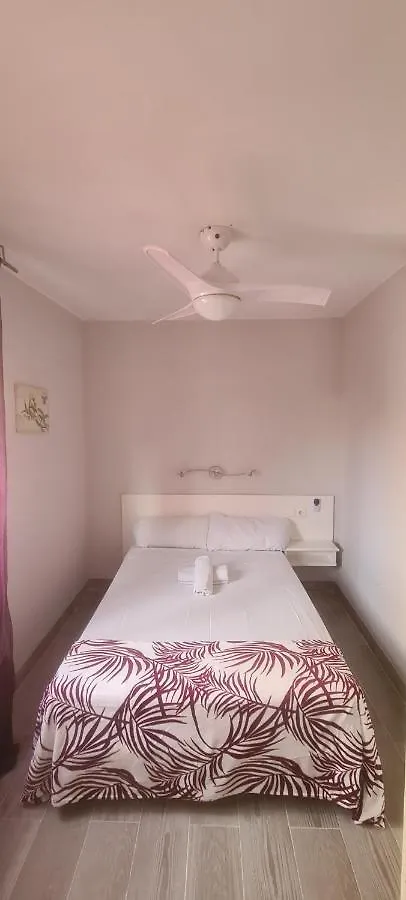 Guest house Hostal La Cabana Salou