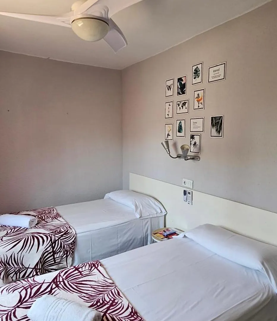 Hostal La Cabana Salou Guest house