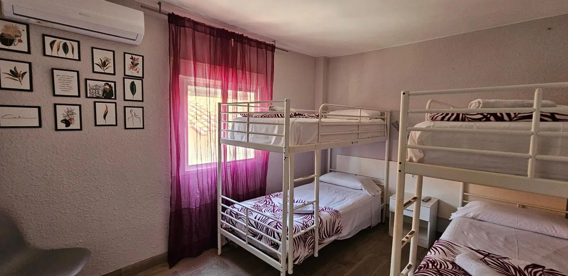 Hostal La Cabana Salou Guest house