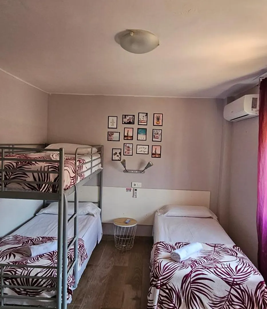Hostal La Cabana Salou 2*,