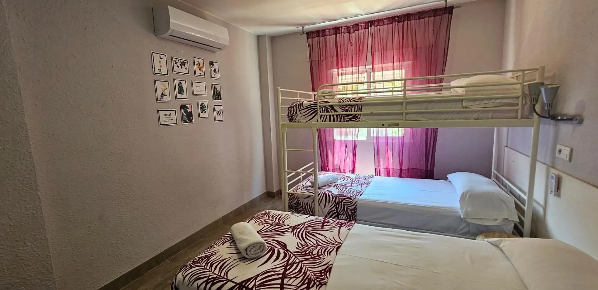 Hostal La Cabana Salou Guest house